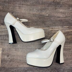 Pleaser White Patent Leather Platform Dolly 50 Heels Size 8 Well Worn 5”
